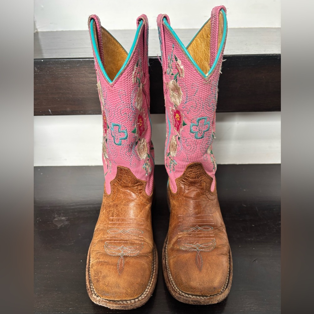 Macie Bean pink kind size 11 boot